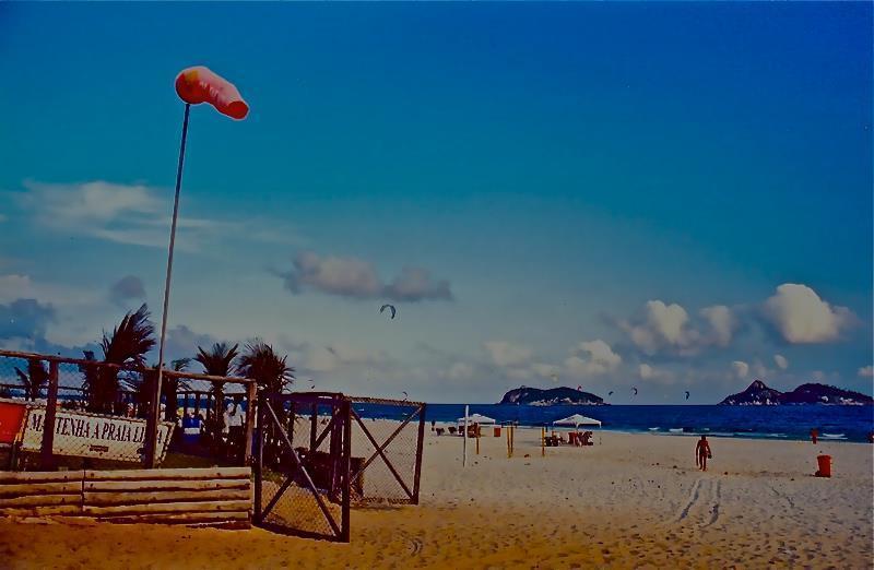 Hostel Barra Da Tijuca Tree House Rio de Janeiro Exterior photo