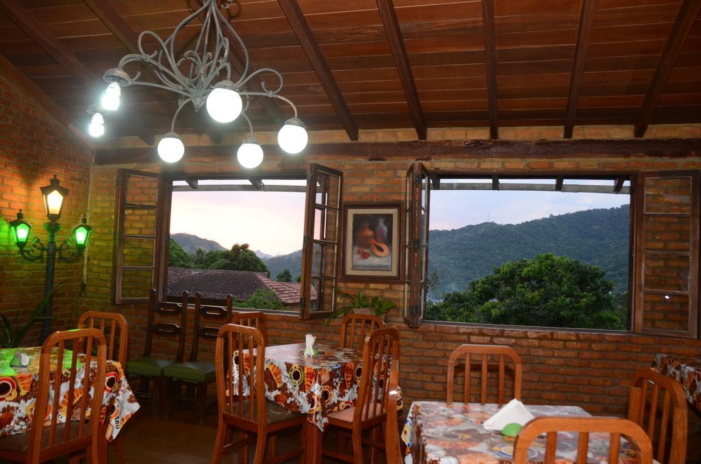 Hostel Barra Da Tijuca Tree House Rio de Janeiro Exterior photo